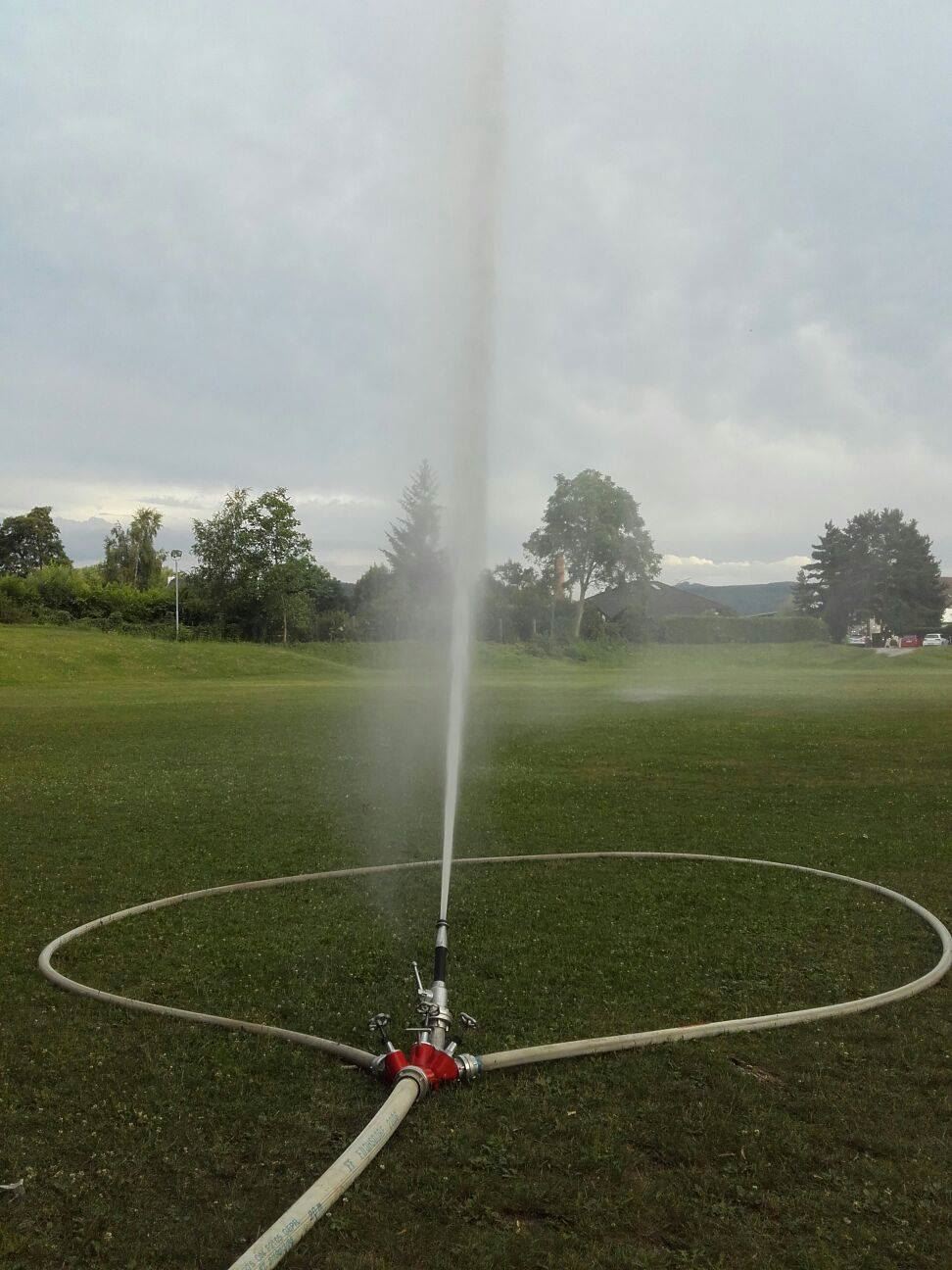 Wasserwerfer mit Verteiler