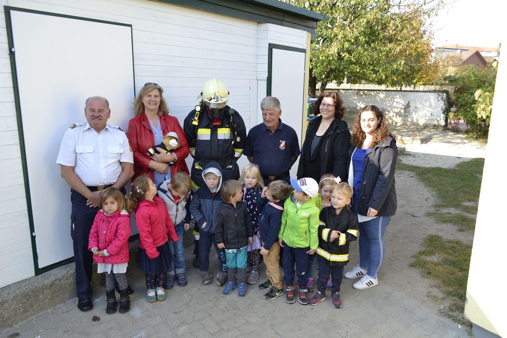 Gruppenfoto vom Besuch bei den kleinen Leonardos