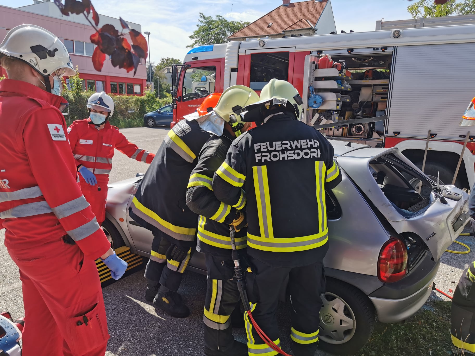 Übung mit dem Roten Kreuz