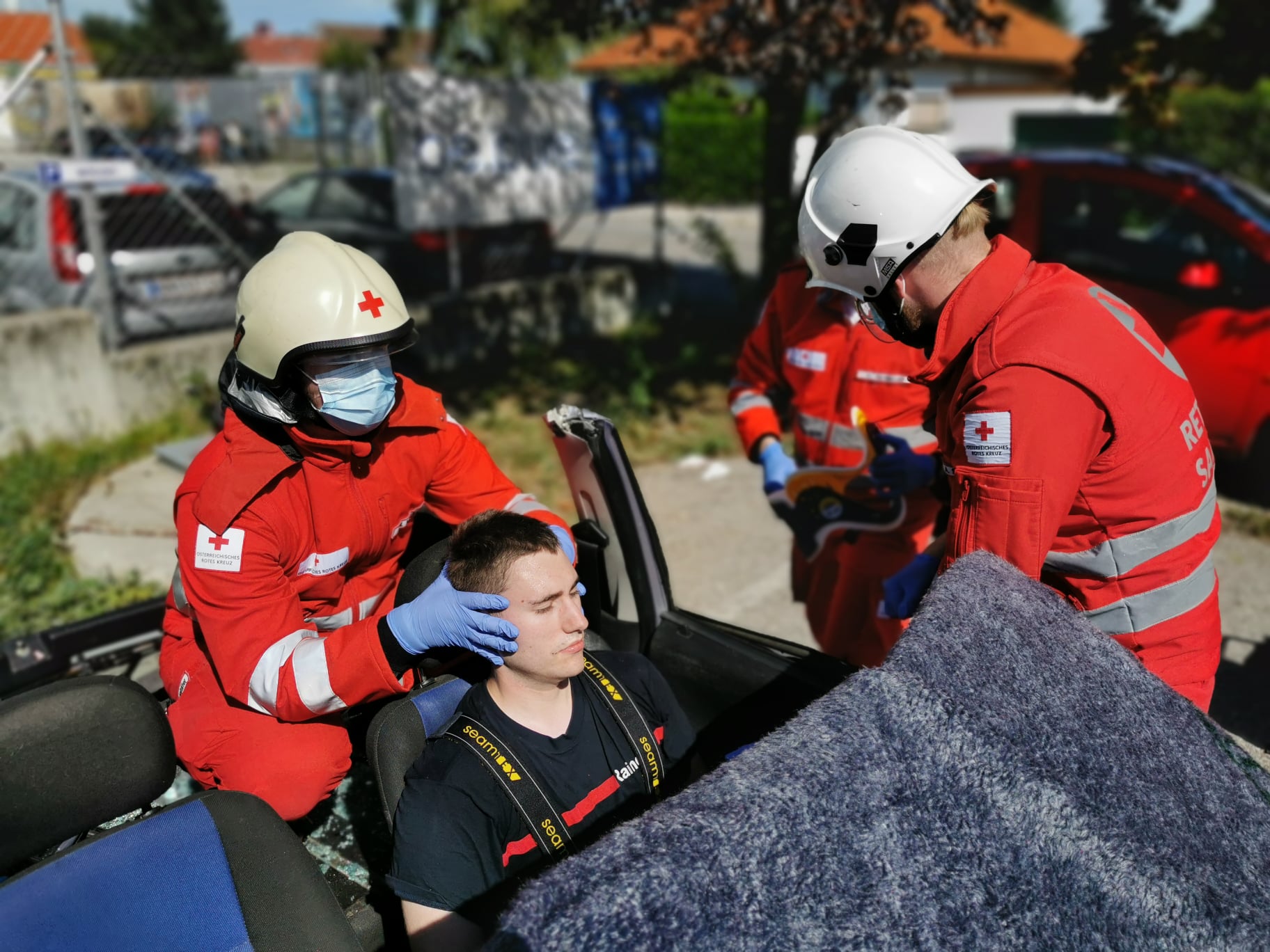 Übung mit dem Roten Kreuz