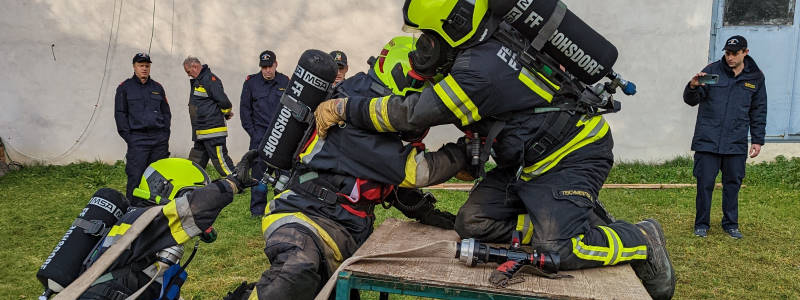 APAS für 12 Kameraden