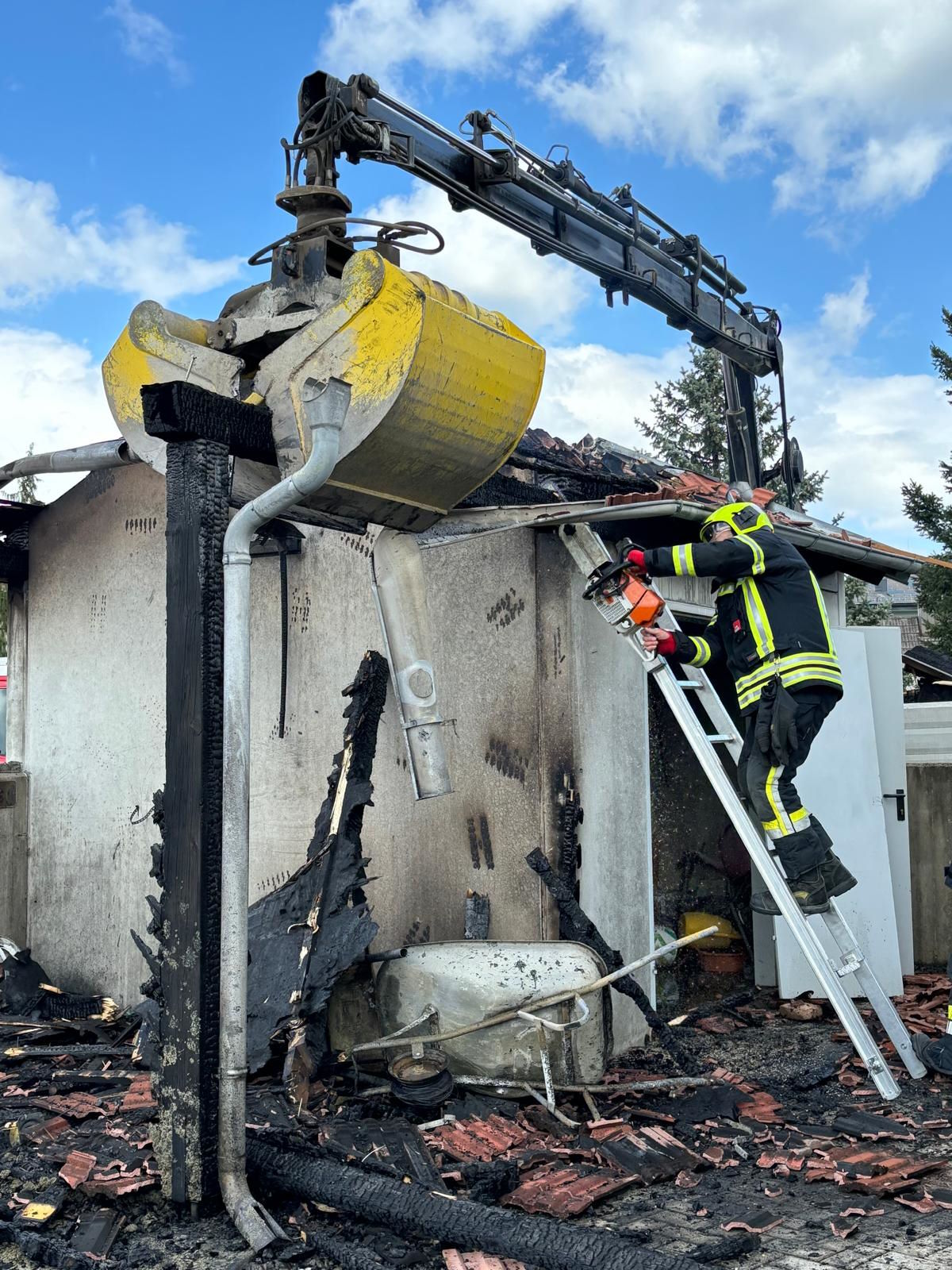 Gebäudebrand am Friedhof