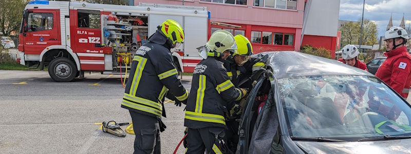 Übung mit dem Roten Kreuz