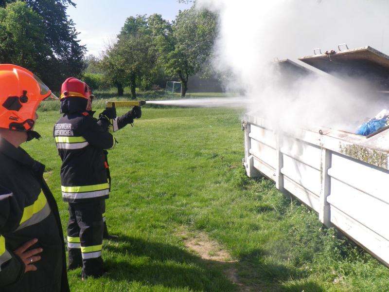 Brand eines Müllcontainers