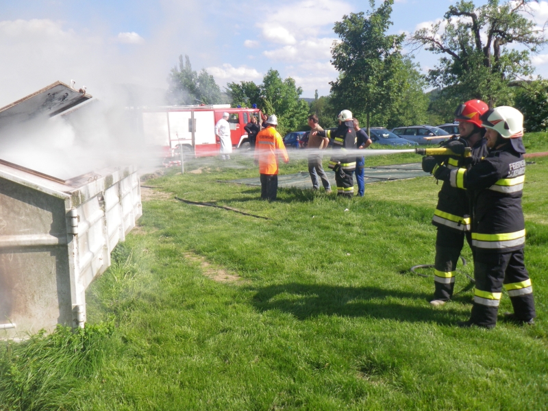 Brand eines Müllcontainers