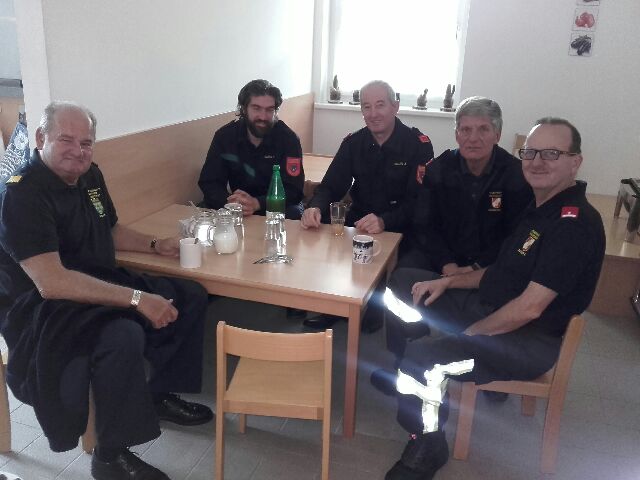 Feuerwehrkameraden im Au Kindergarten