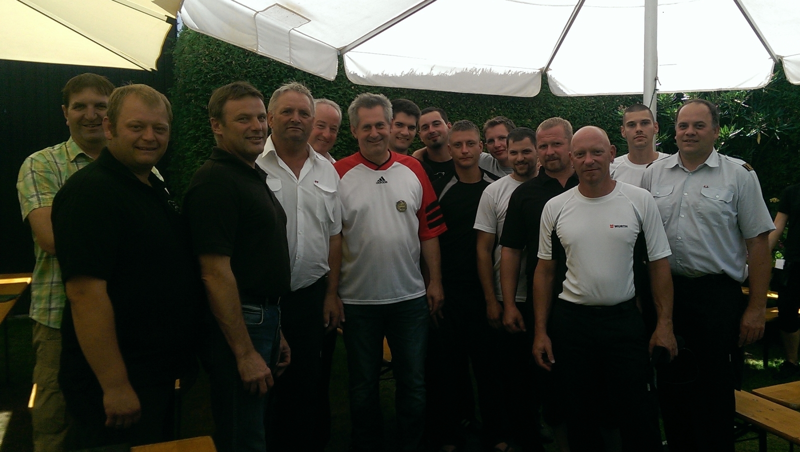 Gruppenfoto beim Fingerlos
